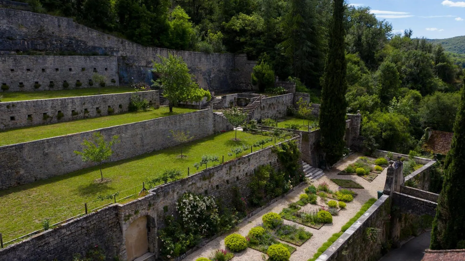 Chateau De Larnagol 0*,  Francia