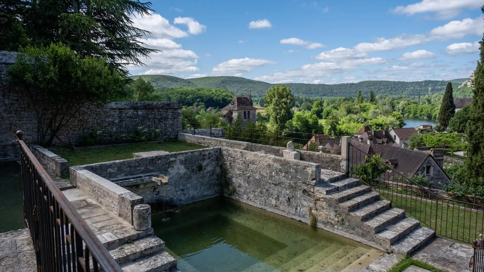 Pensión Chateau De Larnagol