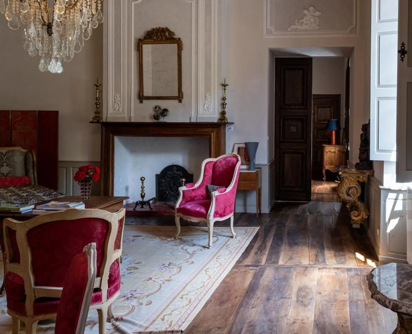 Chateau De Larnagol 0*,